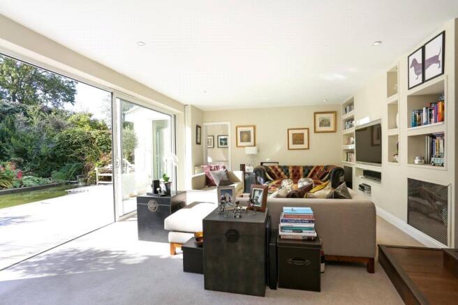 3 Reception Rooms