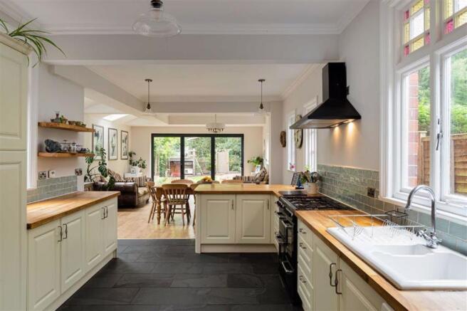 KITCHEN/FAMILY/DINING ROOM
