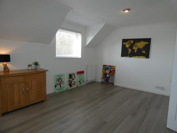 LOUNGE / DINING