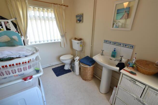 GROUND FLOOR WC/UTILITY