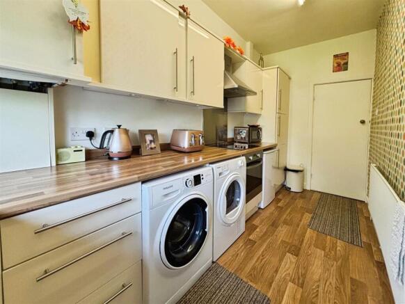 3 bed Terraced for sale Image 6
