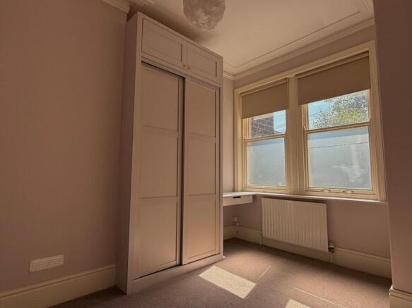 2 bed Flat to rent Image 5