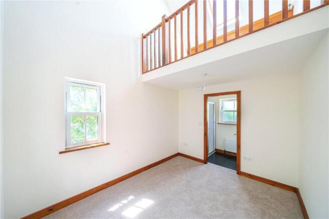 4 bed Detached to rent Image 9