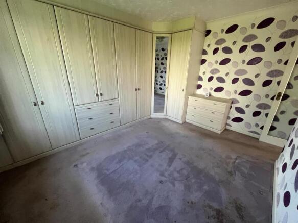 2 bed Semi-Detached Bungalow for sale Image 7