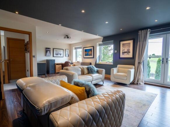 2 bed Detached for sale Image 6