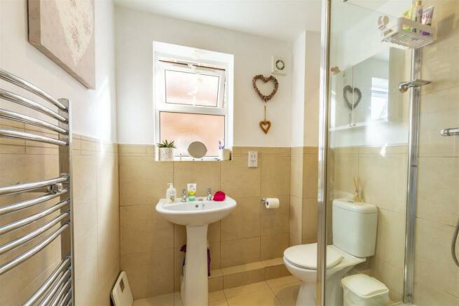 En-Suite (2)-HDR copy.jpg