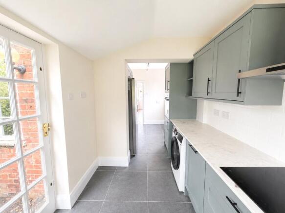 4 bed Semi-Detached for sale Image 5