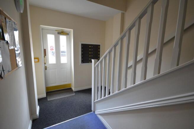 2 bed Flat for sale Image 9