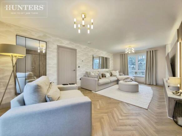 5 bed Detached for sale Image 8