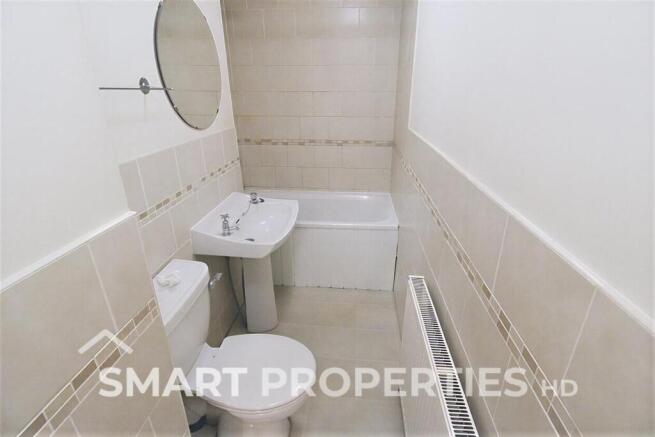 2 bed Terraced to rent Image 7