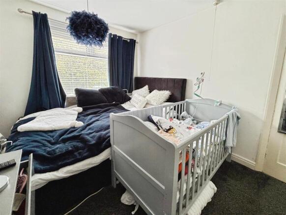 3 bed Terraced for sale Image 8