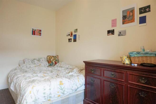 5 bed Flat to rent Image 7