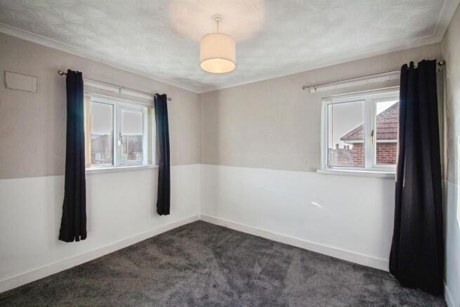 3 bed Semi-Detached for sale Image 4