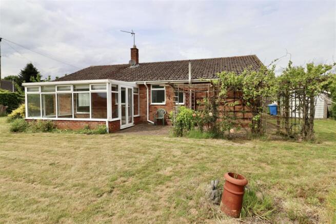 2 bed Detached Bungalow for sale Image 5