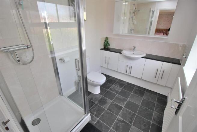 ENSUITE.JPG