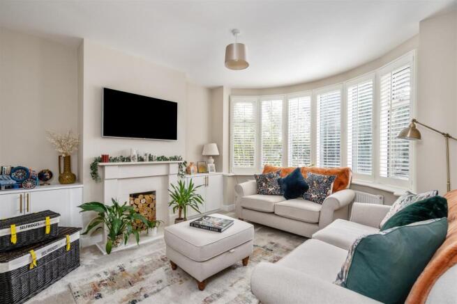 64 Beechwood Park Road_6.jpg