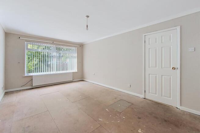 2 bed Ground Flat for sale Image 8