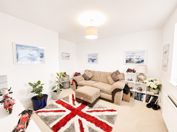 4 bed Detached for sale Image 9