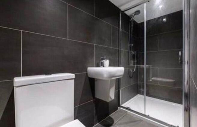 5 bed Terraced to rent Image 8