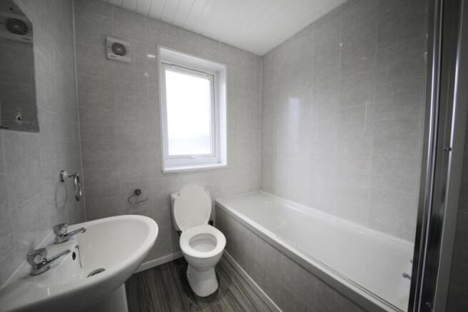 6 bed Semi-Detached to rent Image 10