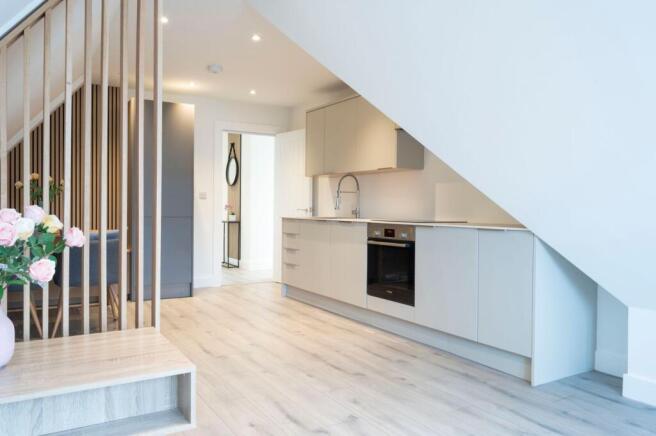 Ashley Road, Walton-on-Thames, KT12 photo 4