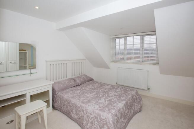 flat 2 2 park mount-