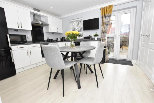 Kitchen Dining Area