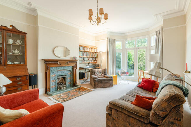 5 bed Semi-Detached for sale Image 6