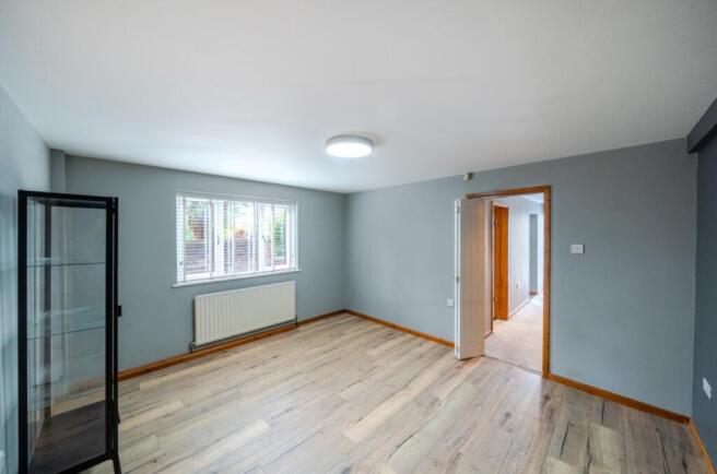 4 bed Detached for sale Image 6