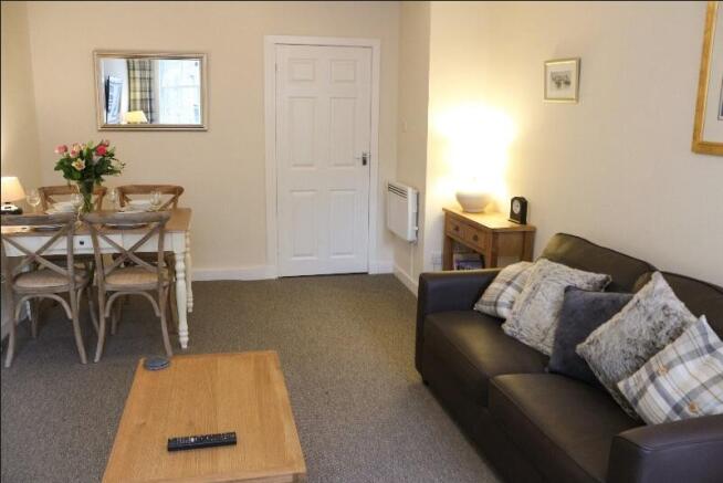 5704-20221115170345-4584-20200504114252-3406-20190129060850-west-bow-liv3