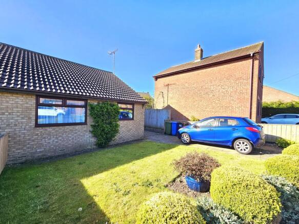2 bed Semi-Detached Bungalow for sale Image 10