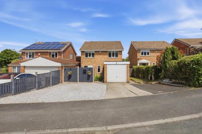 4 bed Detached for sale in sheffield