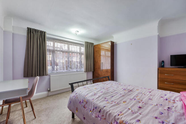 4 bed Semi-Detached for sale Image 10