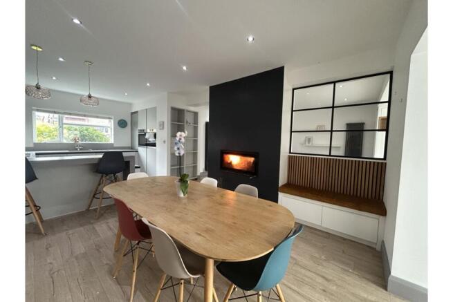 4 bed Detached for sale Image 5