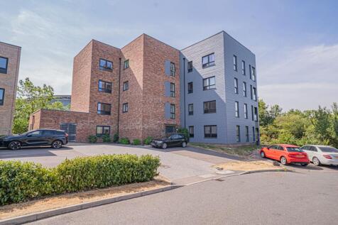 Elm Road, Shirley, B90
