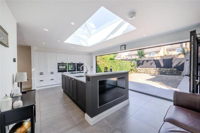 4 bed Semi-Detached for sale Image 11