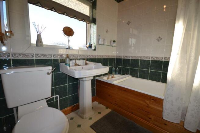 BATHROOM SUITE