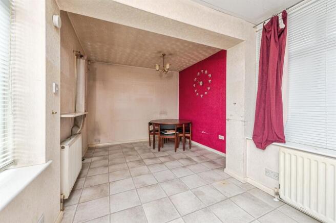 3 bed Semi-Detached for sale Image 9