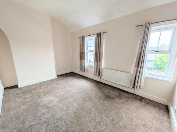 2 bed Terraced to rent Image 8