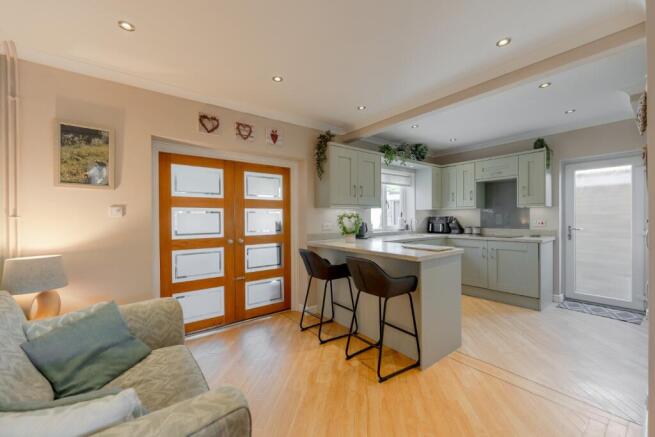 Abbots Crescent, St. Ives, Cambridgeshire, PE27 3YA photo 4