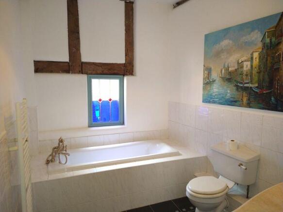En-Suite Bathroom 