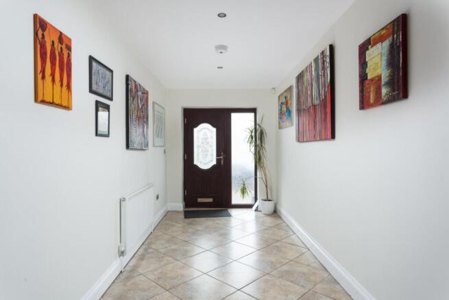 6 bed Detached for sale Image 12