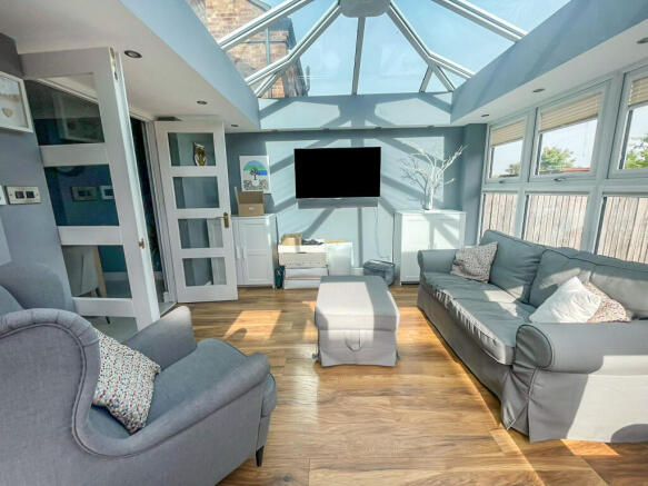 4 bed Detached for sale Image 8