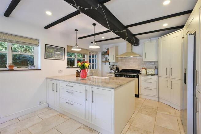 TUDOR COTTAGE- (14).jpg