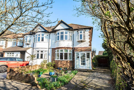 Hamilton Avenue, Romford, RM1