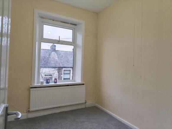 BB11 3LF 100 Dall Street Burnley Bedroom2 01 T202601292010.jpg