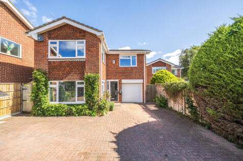 Crest Close, Portchester, Fareham, Hampshire, PO16