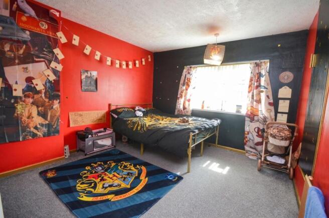3 bed Terraced for sale Image 10