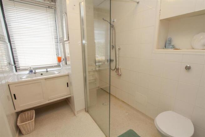 Shower Room.jpg