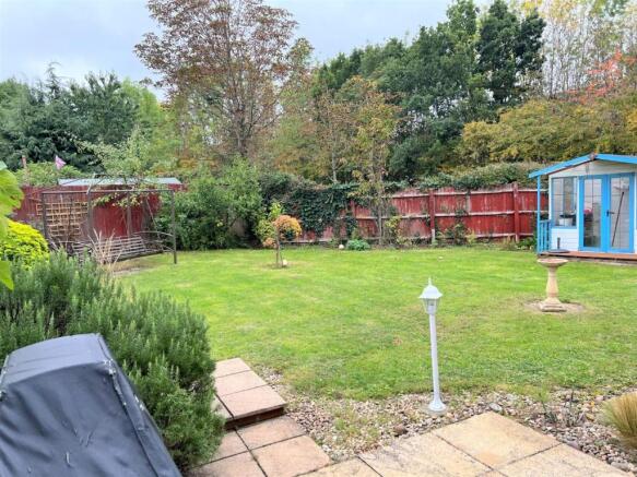 Crowborough Lane Garden2.JPG